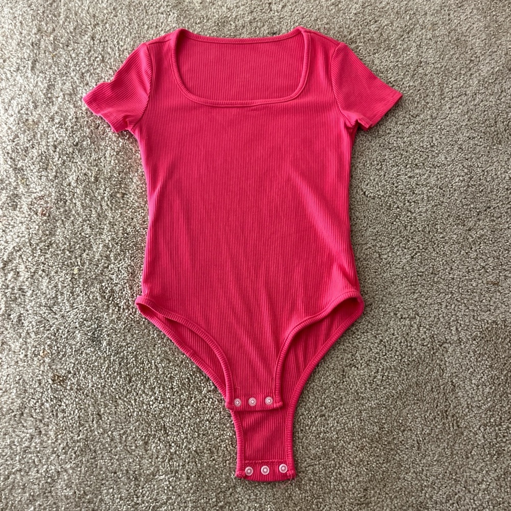 SHEIN Bright Pink Kids Bodysuit